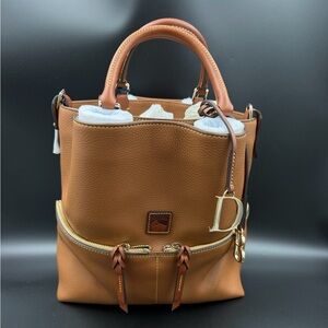 dooney and bourke double pocket barlow Large caramel